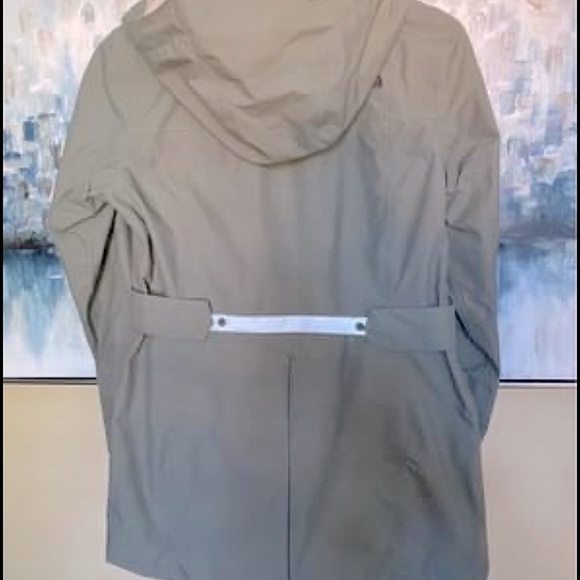 NORTH Face Rain jacket. Light sage. - Picture 5 of 7